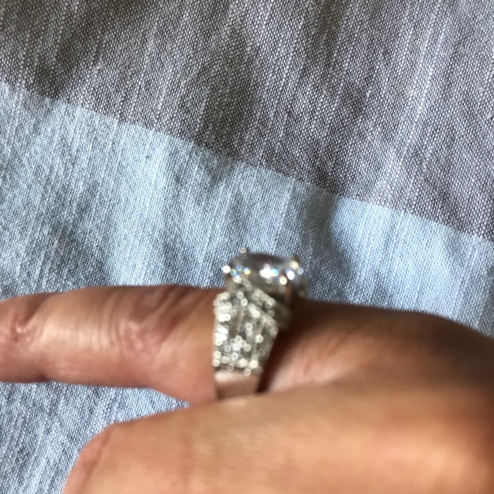 Cocktail Ring - Picture 4 of 4